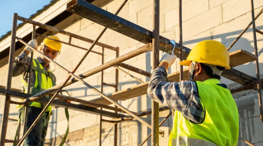 Professional gutter cleaning in Choctaw, OK